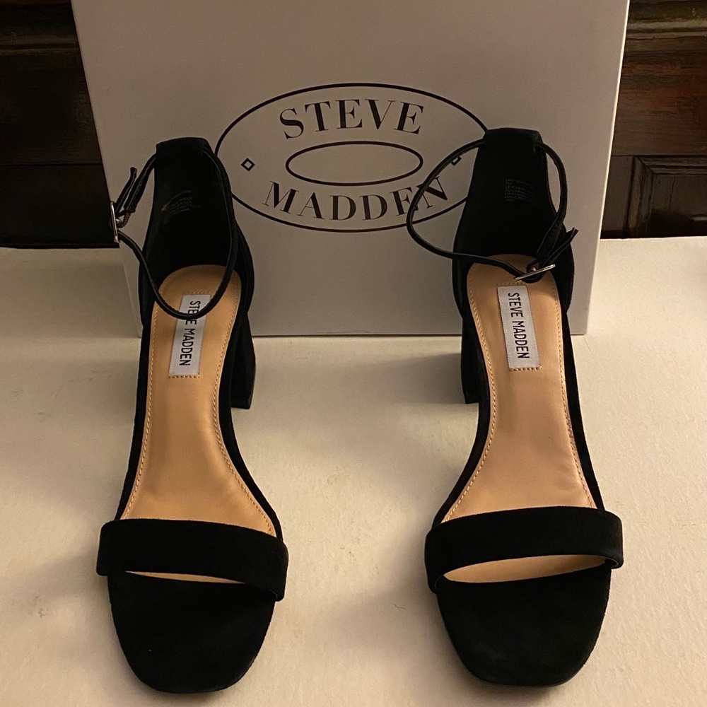 STEVE MADDEN BLACK SUEDE SANDALS
